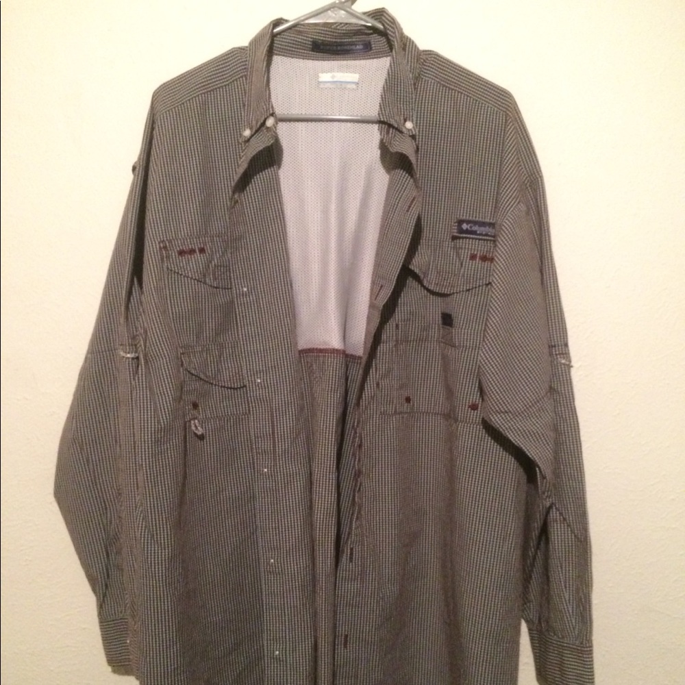 Columbia PFG button down